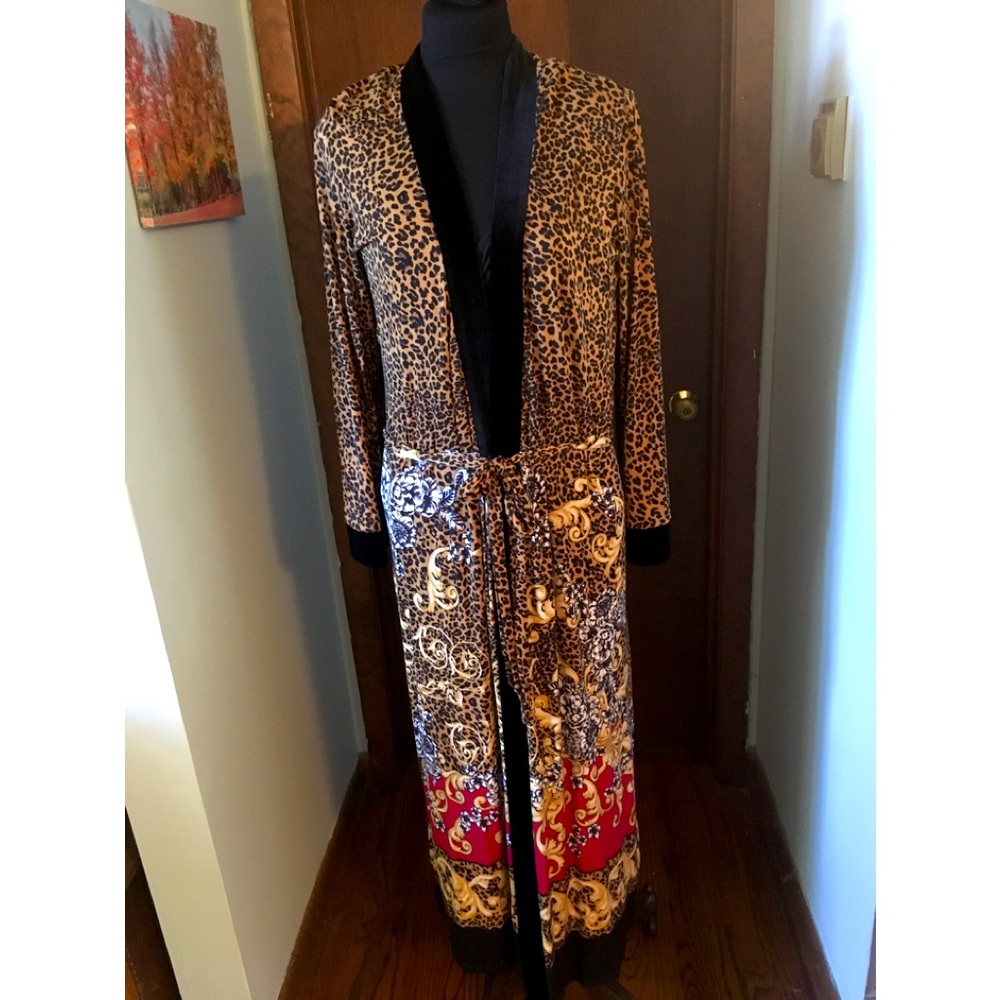 Soma OMG Riviera Long Bathrobe Cheetah Animal Floral Status Print Size S/M NWT
